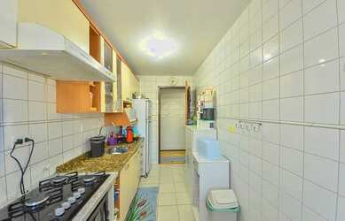 Imagem 3: Apartamento para venda possui 58 metros quadrados com 3 quartos em Sítio Cercado - Curitib