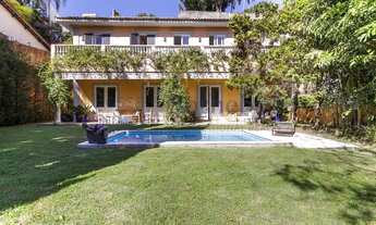 Imagem: Casa sofisticada com projeto de Bi Crisóstomo