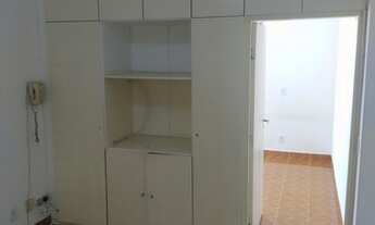 Imagem 4: Kitnet aluguel 38 m2. Centro nobre, casada, andar alto, sacada, piso frio. port 24 horas