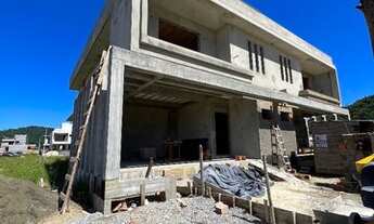 Imagem: Casa com 3 suítes à venda, 195 m² por