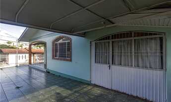 Imagem 7: Ampla casa de dois pisos