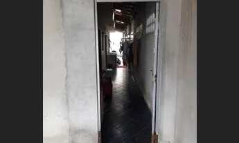 Imagem: Casa de meio lote