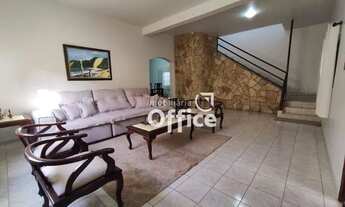 Imagem: Belíssimo Sobrado com localização privilegiada