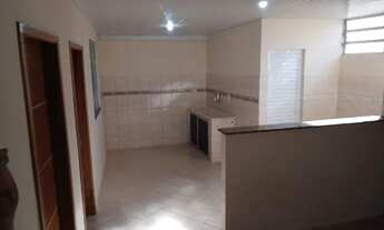 Imagem: Alugo Apto, Térreo, 2 Quartos, Sala, Cozinha