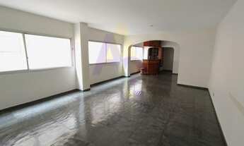 Imagem: Apartamento espaçoso, em muito bom estado