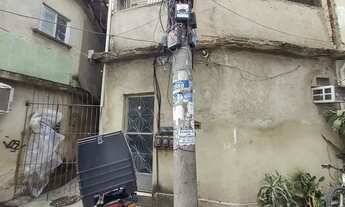 Imagem 2: Vendo prédio de 3 andares no rio das pedras