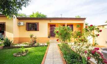 Imagem 2: Casa Com Terreno Amplo!