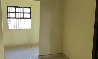 Imagem 3: Alugo casa sobrado pequena frente para a Rv Amaral Peixoto km 131