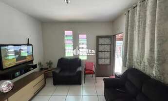 Imagem 3: Casa residencial com 3 quartos disponível para venda no bairro Cazeca em Uberlândia-MG