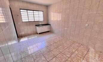 Imagem 5: Casa com 2 dormitórios para alugar, 10 m² por R$ 1.300,00/mês - Jardim Sanzovo - Jaú/SP