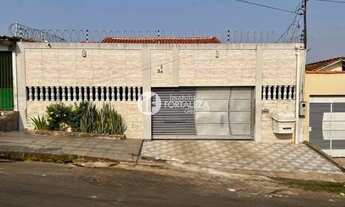 Imagem: VENDO CASA com piscina, 3 quartos, 1 SUÍTE