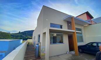 Imagem 2: Casa terrea, nova, com piscina