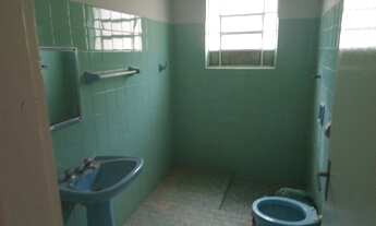 Imagem 3: Casa grande e bem localizada no Custódio Pereira fone, 038/