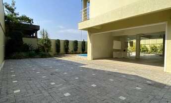 Imagem 6: CASA DE ALTO PADRÃO COM 3 SUÍTES, PISCINA E CERCADA POR ÁREA VERDE NO BAIRRO ANITA GARIBAL