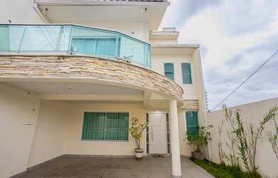 Imagem 2: Sobrado à venda com 3 quartos, 216 m², 2 vagas, bairro Aristrocata - São José dos Pinhais