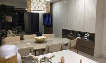 Imagem 3: Apartamento de 104m² no Porto das Dunas, 4 suítes, 2 vagas, pé na areia