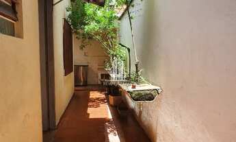 Imagem 3: SOBRADO RESIDENCIAL DE 208M² POSSUI 4 DORMITÓRIOS, 2 BANHEIROS E 2 VAGAS Á VENDA NA REGIÃO