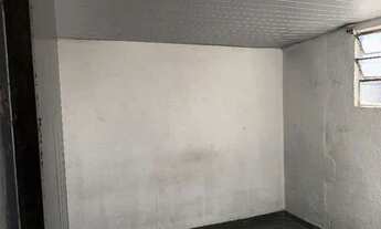 Imagem 3: Barracão de fundos com 3 quartos, sala, cozinha, copa e 1 banheiro