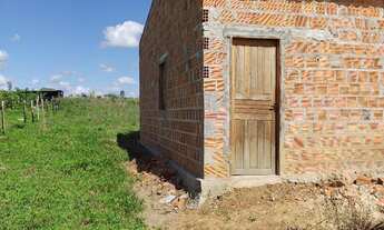 Imagem 6: Terreno com meia tarefa e uma casa em Glória