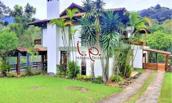 Imagem 2: Casa dentro de Condomínio em Araras, Integrada à Natureza, com Lazer Completo e Vista Espe