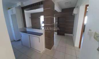 Imagem 3: Apartamento mobiliado de 2 dormitórios, sendo 1 suíte, no bairro Petrópolis, com DUAS VAGA