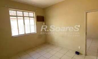 Imagem 3: Apartamento de dois quartos na rua das Dálias em Vila Valqueire