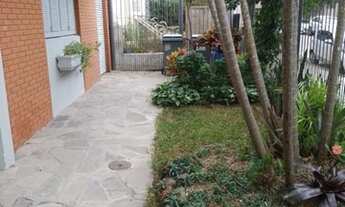 Imagem 2: IMOBILIÁRIA SCHOTKIS ALUGA APARTAMENTO DE 01 DORMITÓRIO, NA SOFIA VELOSO, TÉRREO, DE FUNDO