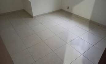 Imagem 6: Casa térrea de vila, sem condomínio, IPTU isento e no principal ponto comercial do bairro