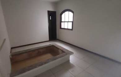 Imagem 6: Casa filé nos Cavaleiros c/ 4qts, send 1suíte, 2brs, 2vgs, quintal, amrs pnjds