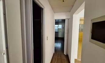 Imagem 7: Apartamento térreo tipo casa, composto de sala e dois quartos, com piso frio