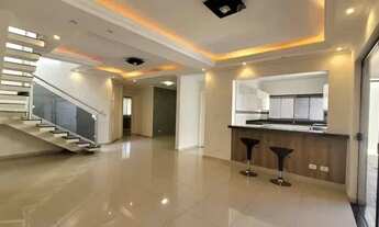 Imagem 3: Sobrado de Alto padrão com Piscina na melhor localização do Villa Branca