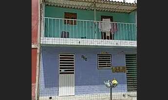 Imagem: Casa com 2 apartamentos (superior) para