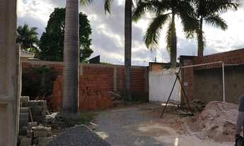 Imagem 4: Lotes de 200m na AV principal (condomínio fechado