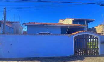 Imagem: Casa de terreno inteiro lado praia em rua