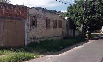 Imagem: Vende-se casa no Jardim Carvalho em Porto