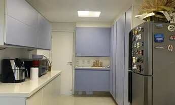 Imagem 7: Apartamento para venda possui 234 metros quadrados com 4 quartos