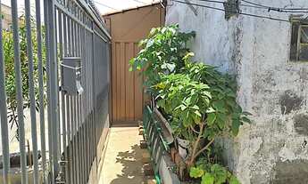 Imagem 2: Vendo casa com e barraco