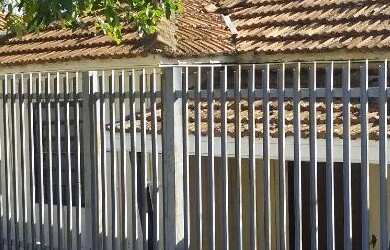 Imagem 5: Casa em terreno de 242 MTS em Avenida principal do bairro