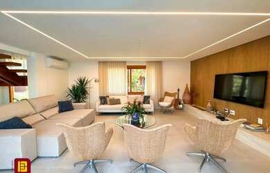 Imagem 3: Casa de alto padrão em condomínio fechado à venda com 4 dormitórios em Rio Tavares Florian