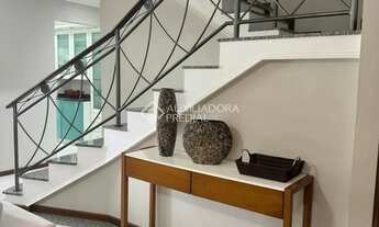 Imagem 4: Linda casa disponível em Jurerê Internacional, Florianópolis. Com 240 m² de área total, es