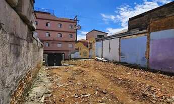 Imagem: Terreno à Venda com 261 m², Totalmente