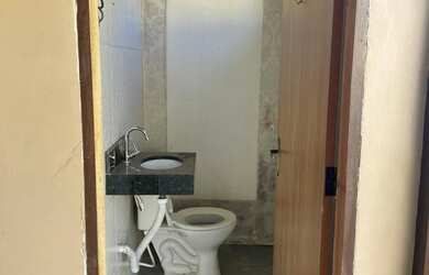 Imagem 5: Linda casa com 2 quartos, podendo ampliar pra 3 quartos, área gourmet, vagas pra 3 carros