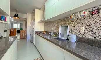 Imagem 2: Apartamento mobiliado frente mar com 3 dormitórios sendo 3 suítes em Balneário Camboriú/SC