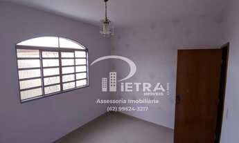 Imagem 4: Casa para venda possui 231 metros quadrados com 4 quartos em Residencial Atalaia - Goiânia