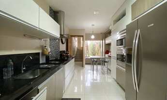 Imagem: Lindo sobrado no centro de Palmas com 04