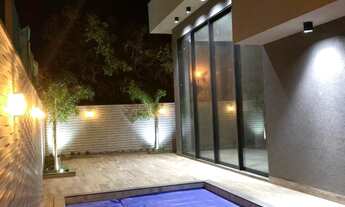 Imagem 3: Casa de condomínio térrea para venda possui 270 metros quadrados com 4 quartos