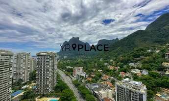 Imagem 2: Cobertura Duplex 310 m2 no Village São Conrado, Sala com Varanda e Piscina vista Pedra da