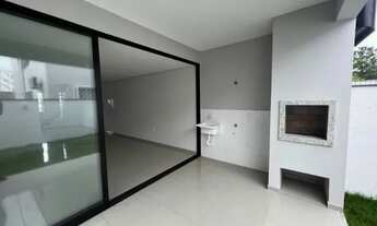 Imagem 7: Sobrado c/ 03dorm, a 50m do parque do Aririu