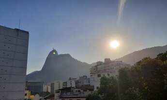 Imagem: Quarto para mulheres em Botafogo localizado