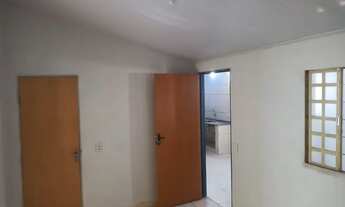 Imagem 4: CASA SETOR UNIÃO 4 QUARTOS SENDO 1 SUÍTE RUA LARGA PROX AVENIDA T-9 SUPERMERCADO CARREFOU